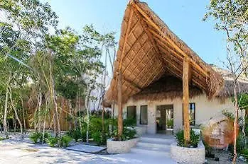 Condos Perfectly Situated Between The Beach & Tulum Town By Stella Rentals 3*,