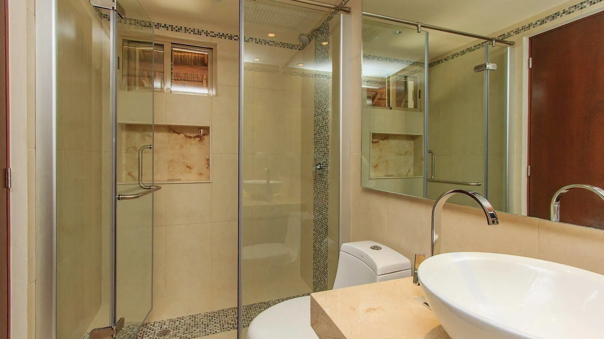 Condos Perfectly Situated Between The Beach & Tulum Town By Stella Rentals 3*,