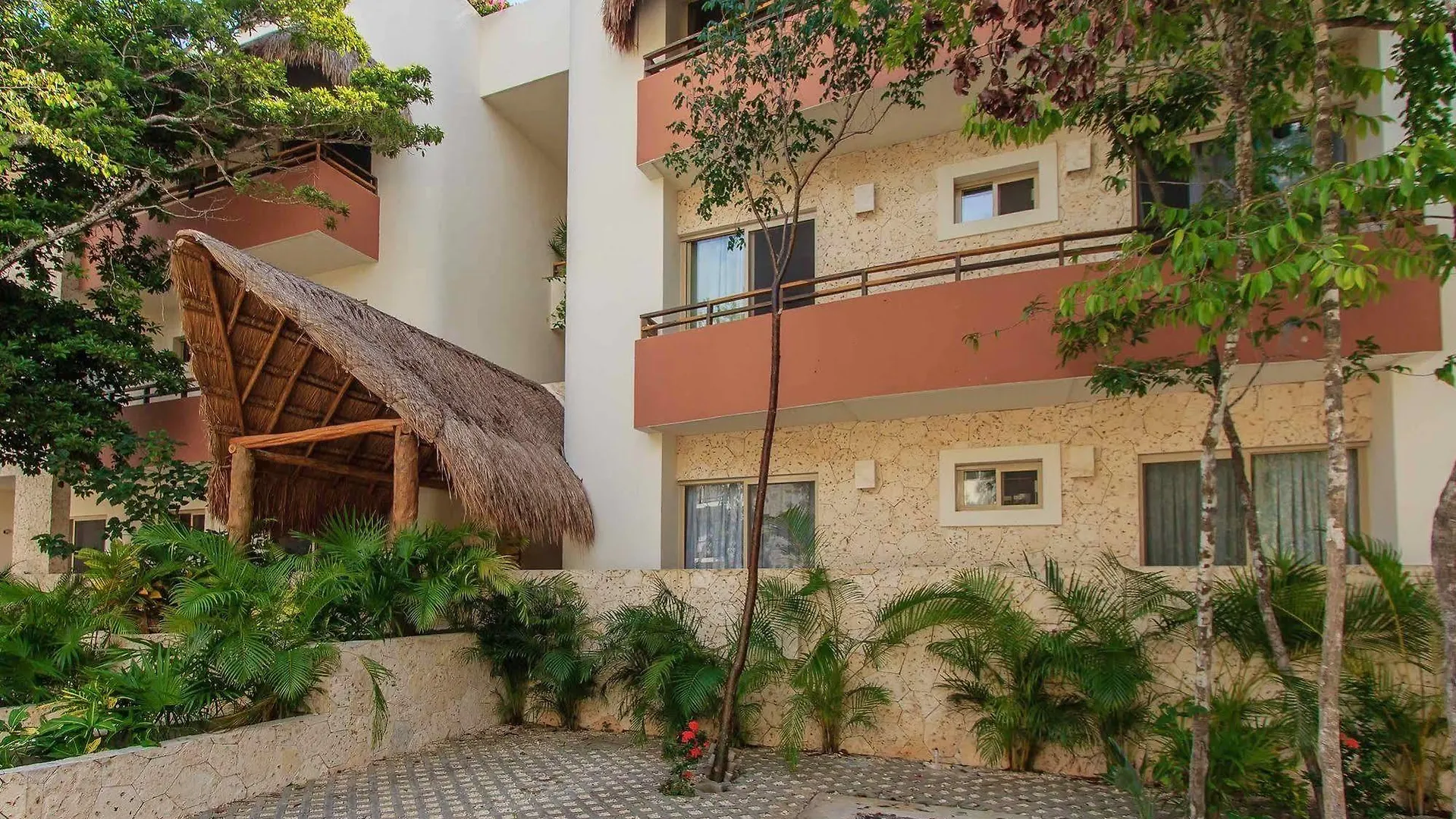Condos Perfectly Situated Between The Beach & Tulum Town By Stella Rentals 墨西哥