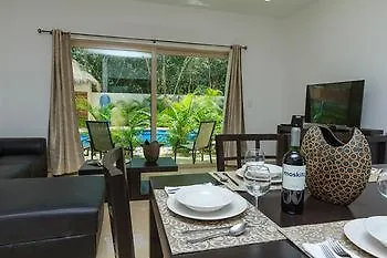Condos Perfectly Situated Between The Beach & Tulum Town By Stella Rentals 3*,  Mexiko