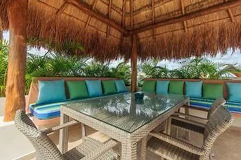 Condos Perfectly Situated Between The Beach & Tulum Town By Stella Rentals 3*,  Mexiko